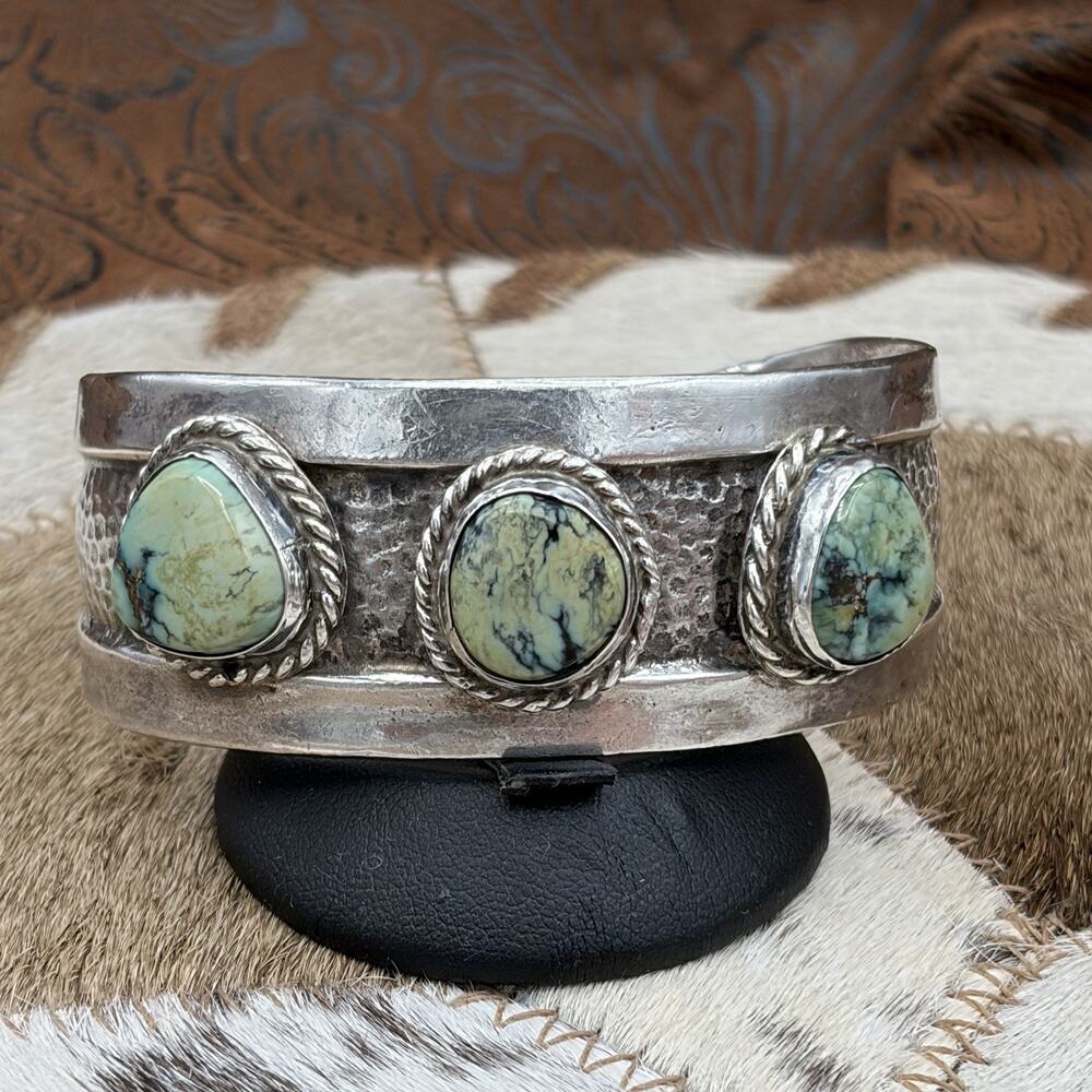 Vintage Native American Navajo Green Turquoise Sterling Silver Cuff Old Pawn